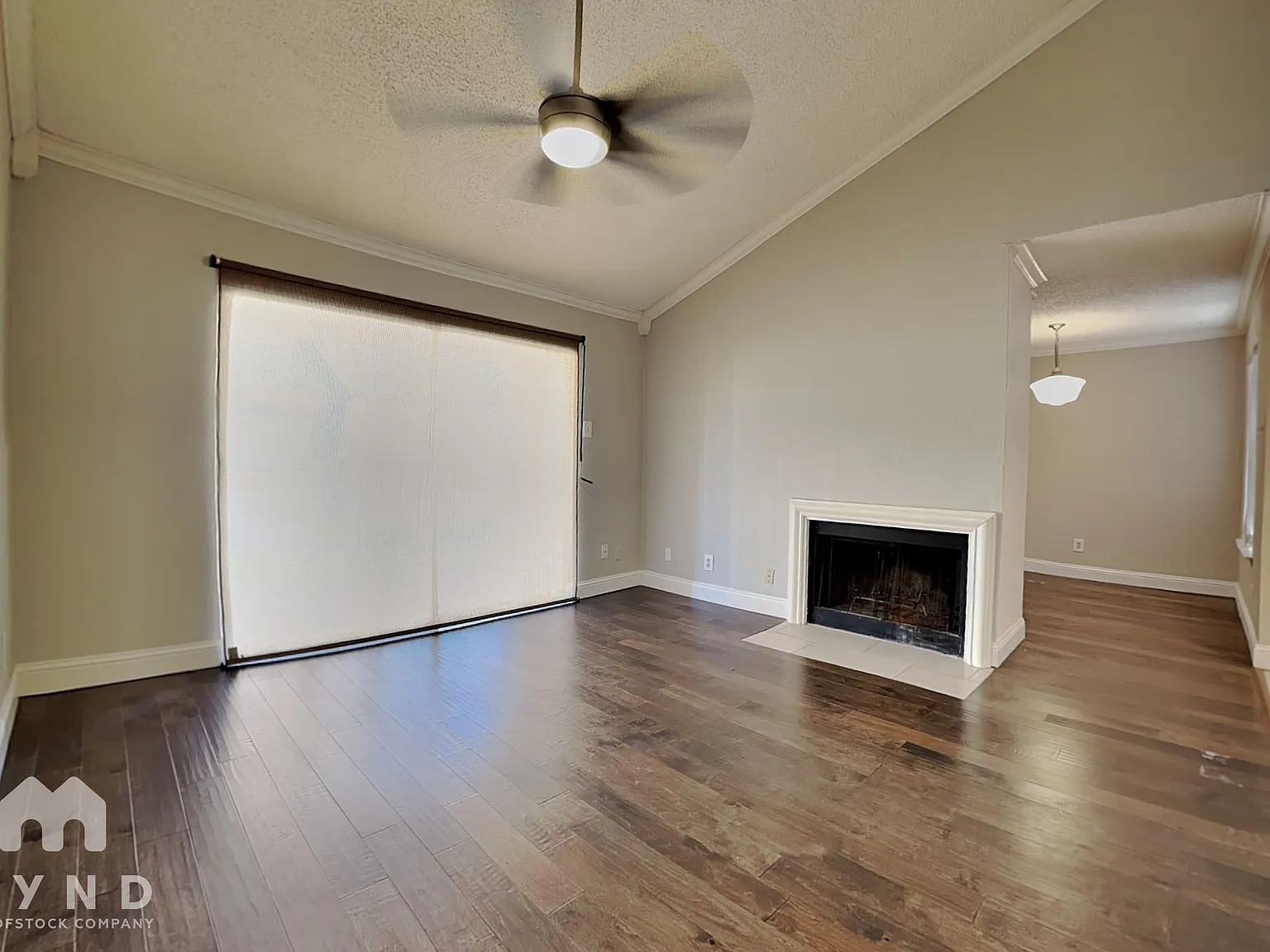 1 bed, 1.0 bath, 812 sqft, $1,175 — Photo 3