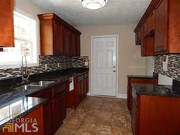 CUSTUM BUILT KITCHEN!