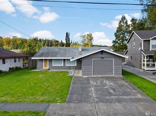 906 14th St SW, Puyallup, WA 98371