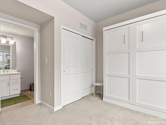 5th image of 2743 S Spurway Dr