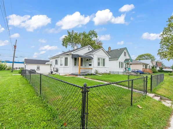 2597 Alexis Rd, Windsor, ON N8W 3Z6