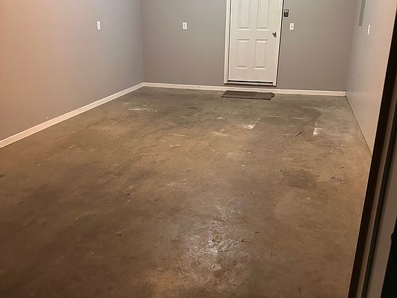 5th image of 35 Fox Hollow Dr #35