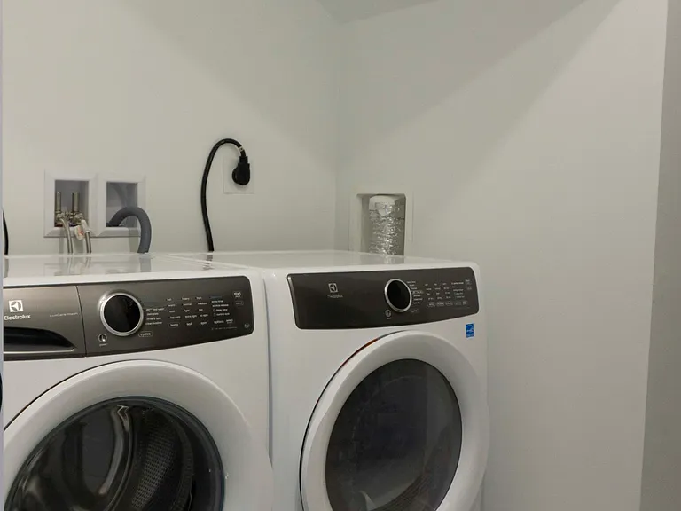 79 Linden St #4 — Photo 10