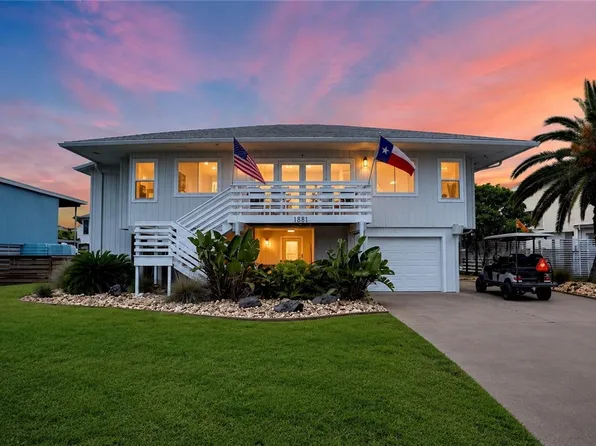 1881 Bay Shore Dr, Rockport, TX 78382