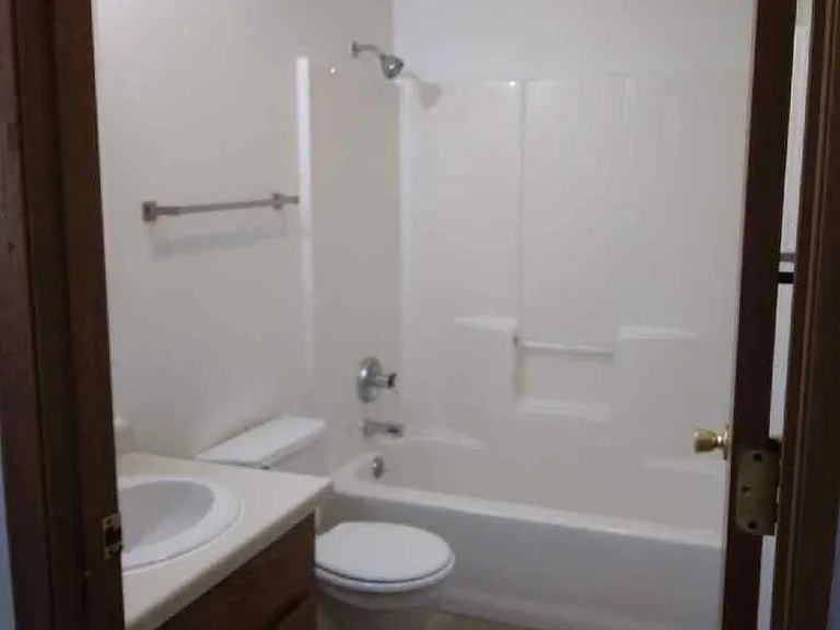 406 N Barkman St #4 — Photo 10