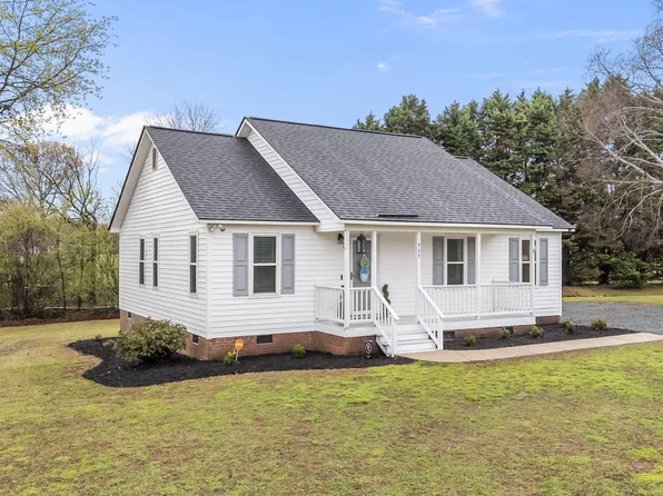 717 Slippery Bank Ct, Benson, NC 27504