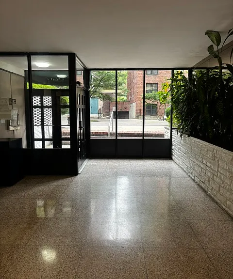 140-57 Burden Cres #5C — Photo 1