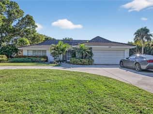 690 Murex Dr, Naples, FL 34102