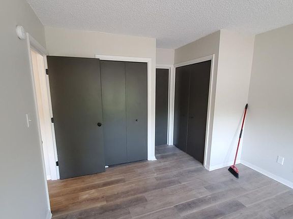 4th image of 211 N Portage Path #403
