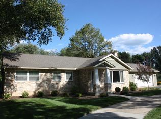 11320 N Mulberry Dr, Mequon, WI 53092