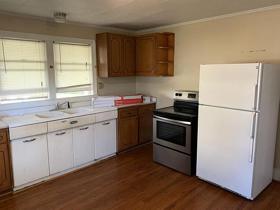 3rd image of 603 S Eastway Dr