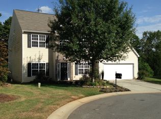 5702 Parkstone Dr, Matthews, NC 28104