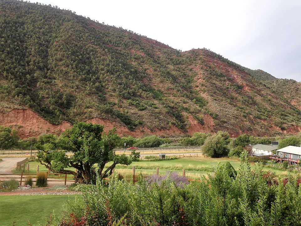 Fenced frontage road & I70