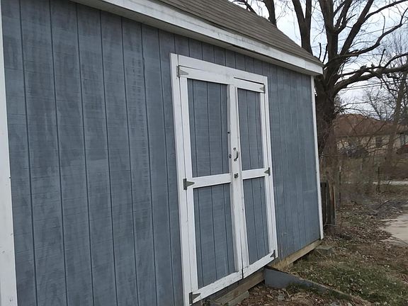 3rd image of 3642 Park St