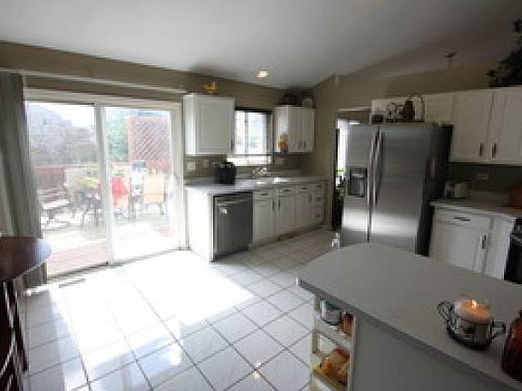 5th image of 24321 W Hemlock Dr