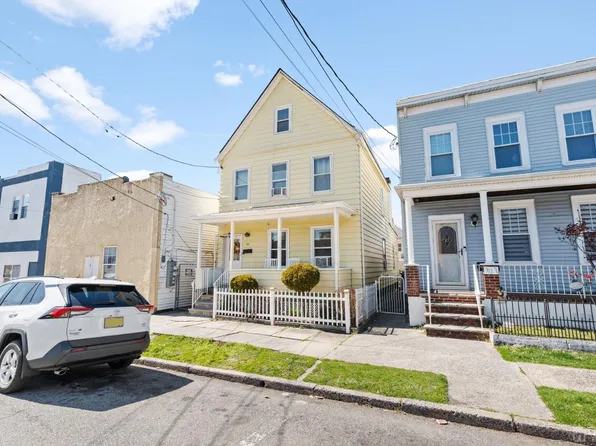 311 Gifford St, Perth Amboy, NJ 08861