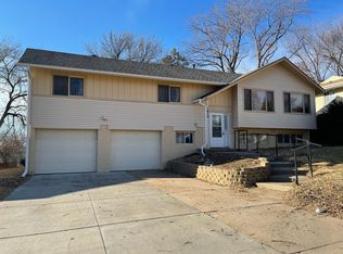 1612 N 107th Ave, Omaha, NE 68114