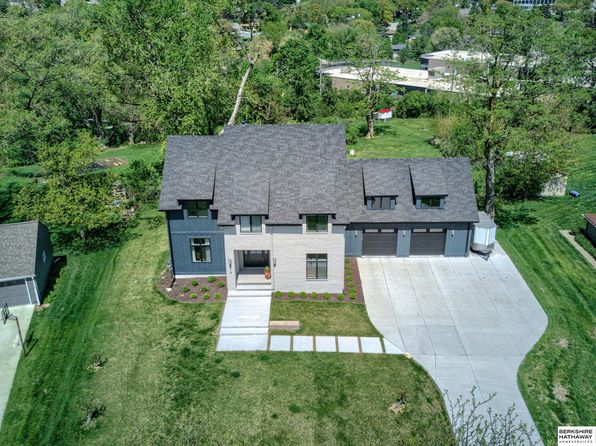 8616 Broadmoor Dr, Omaha, NE 68114