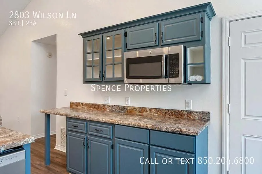 3 bed, 1311 sqft, $1,900 — Photo 2