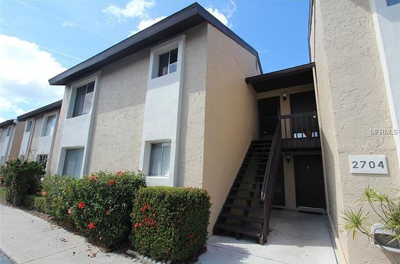 1st image of 2704 Hidden Lake Blvd