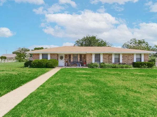 403 E Charles St, Decatur, TX 76234