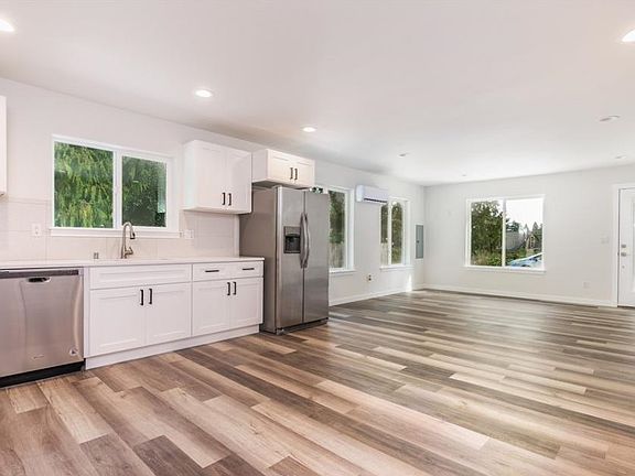 4th image of 5438 E B St