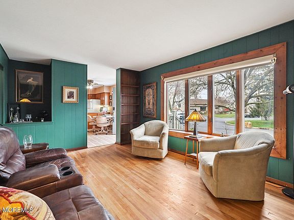 4th image of 42 Parkview Drive