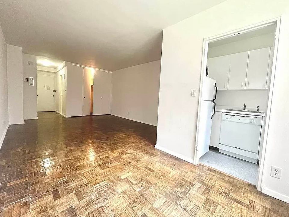 2nd image of 117 E 71st St APT 5A