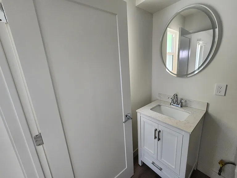 10146 Fernglen Ave #B — Photo 42