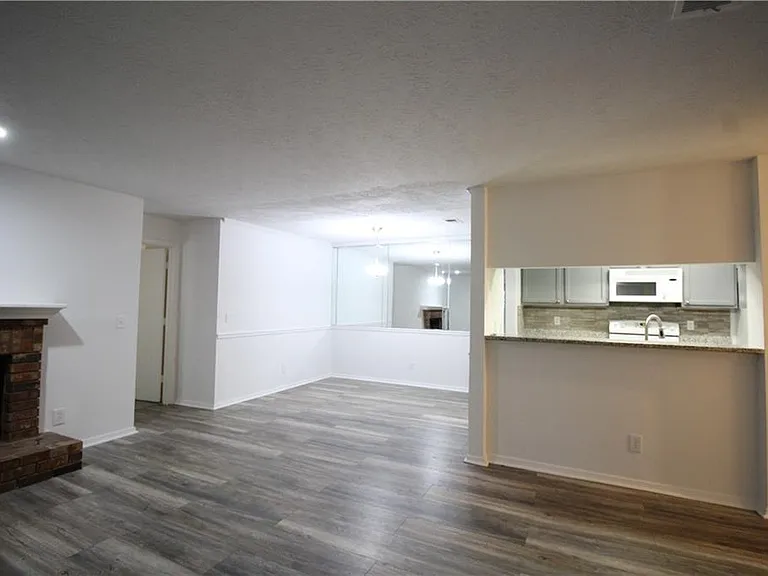 204 Warm Springs Cir — Photo 15