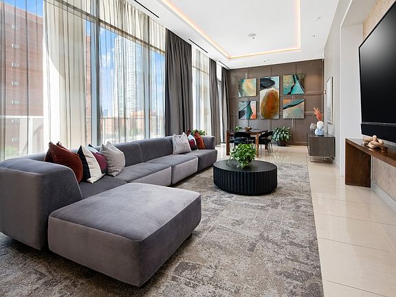 4th image of 1201 N Lasalle St #2811