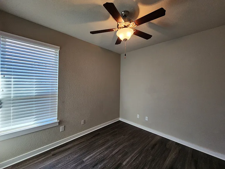549 Creekside Frst — Photo 22