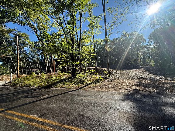 5th image of 255 Old Woodbury Road