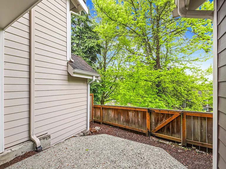 The Row Townhomes — Photo 31