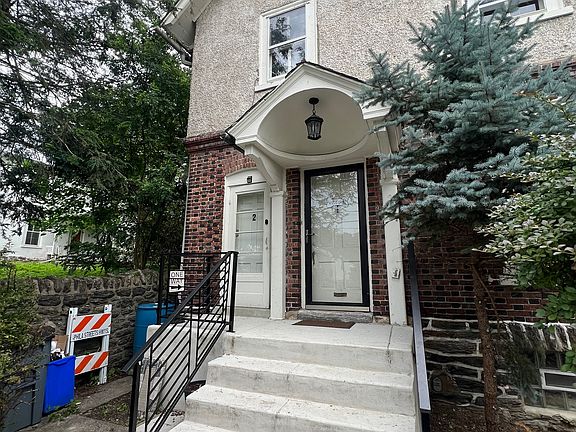 2nd image of 270 W Washington Ln #1