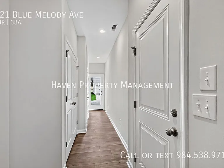 121 Blue Melody Ave — Photo 13