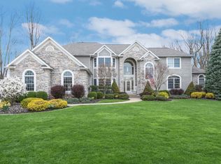 4567 Huntington Valley Ln, Brecksville, OH 44141