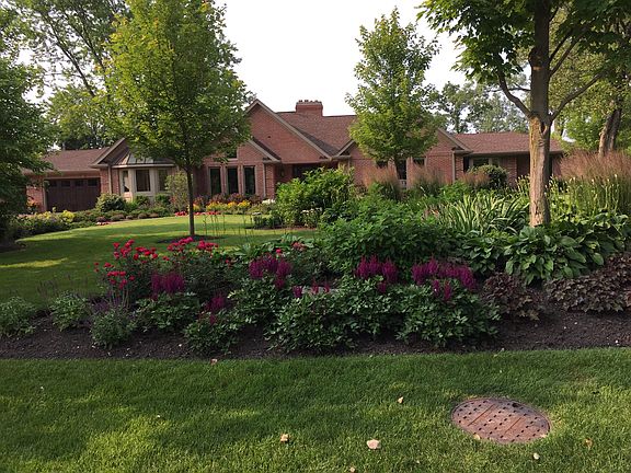 2nd image of 1400 Burr Oak Dr