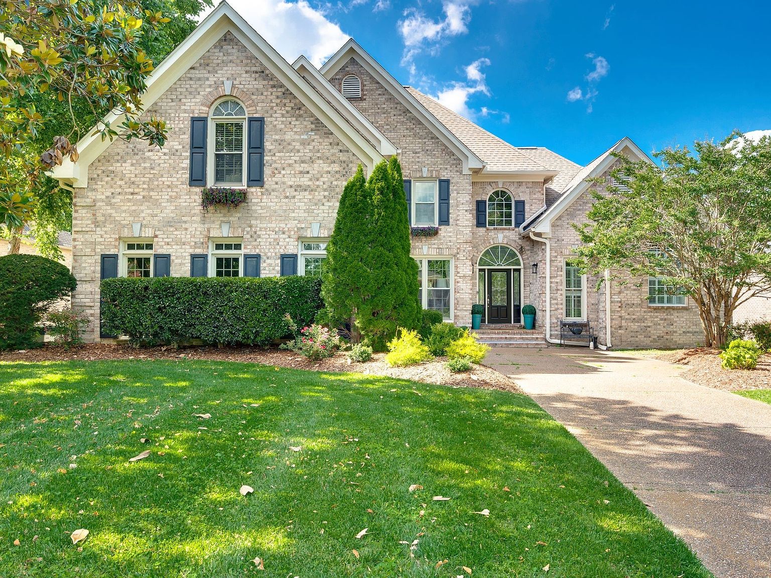 240 Temple Crest Trl — Temple Hills Country Club