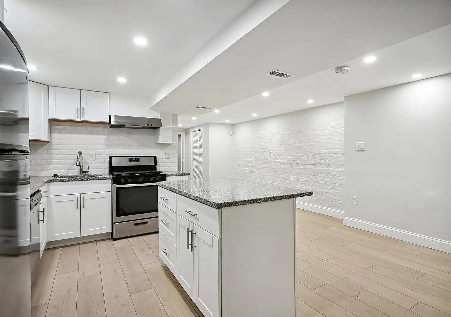 3016 13th St NW — Photo 3