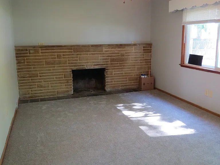 8190 Leavitt Rd — Photo 7