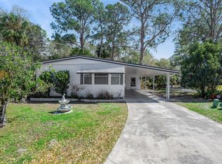 197 Palm Meadows Dr, Eustis, FL 32726