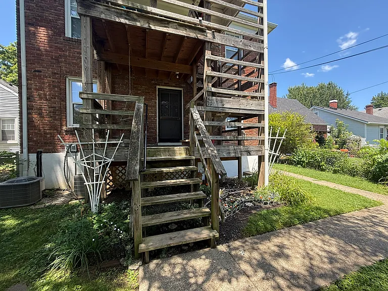 1104 Ellison Ave — Photo 16