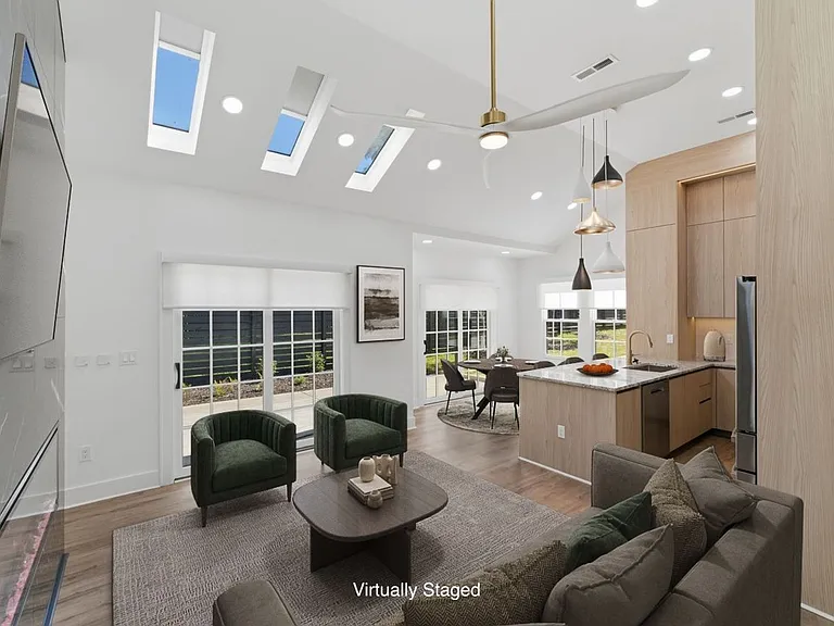 1840 Merriman Ave — Photo 1
