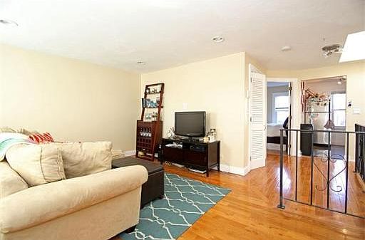 2nd image of 502 E 7th St