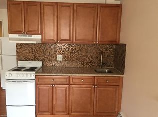 2580 47th St, Astoria, NY 11103