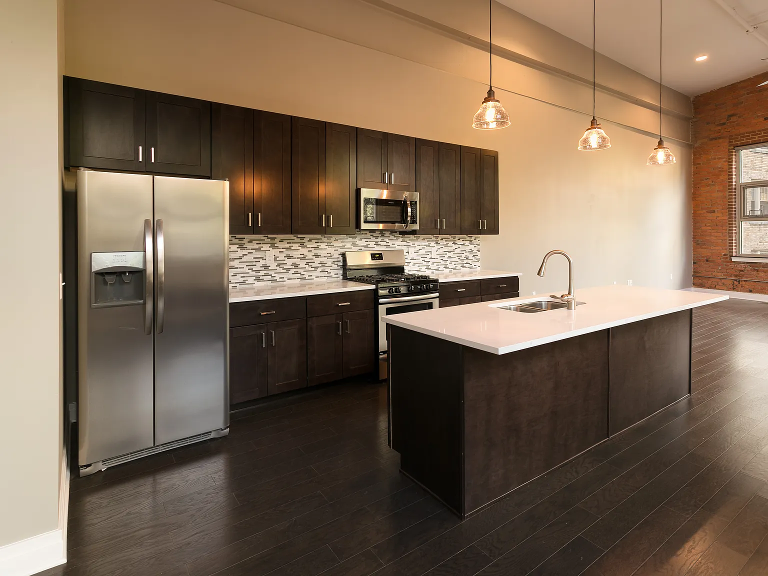 2 bed, 1695 sqft, $2,514 — Photo 3