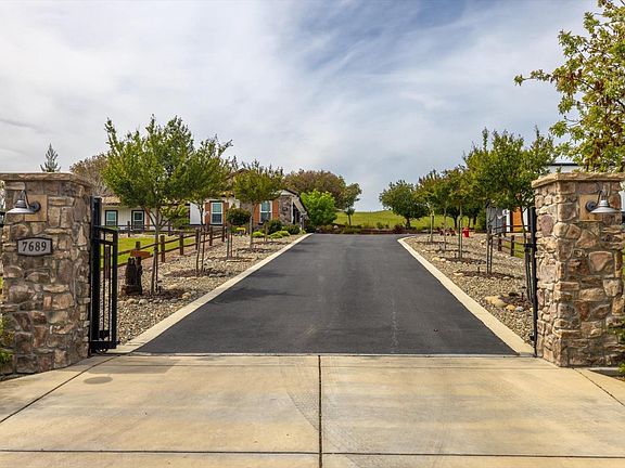 3rd image of 7689 Olivas Lane