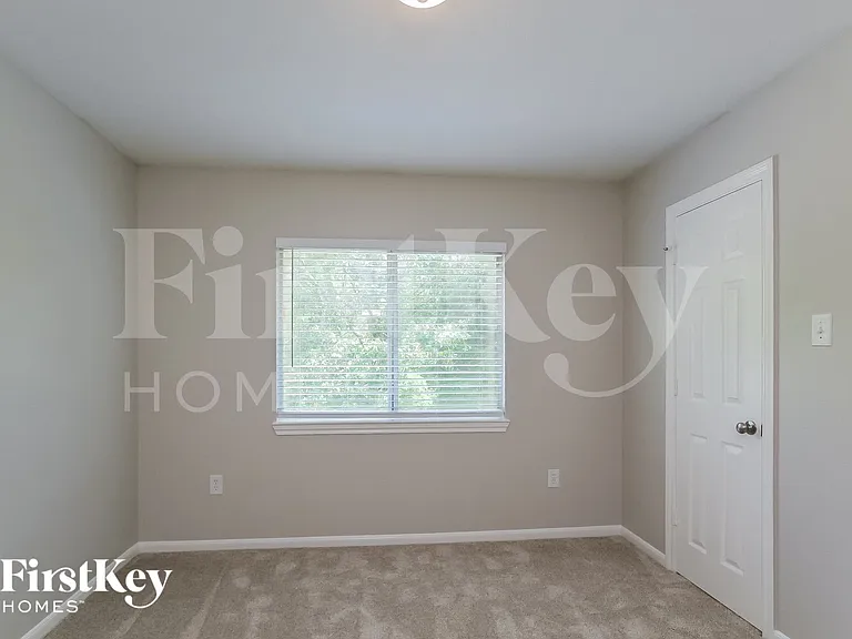 1013 Arbor Way — Photo 12