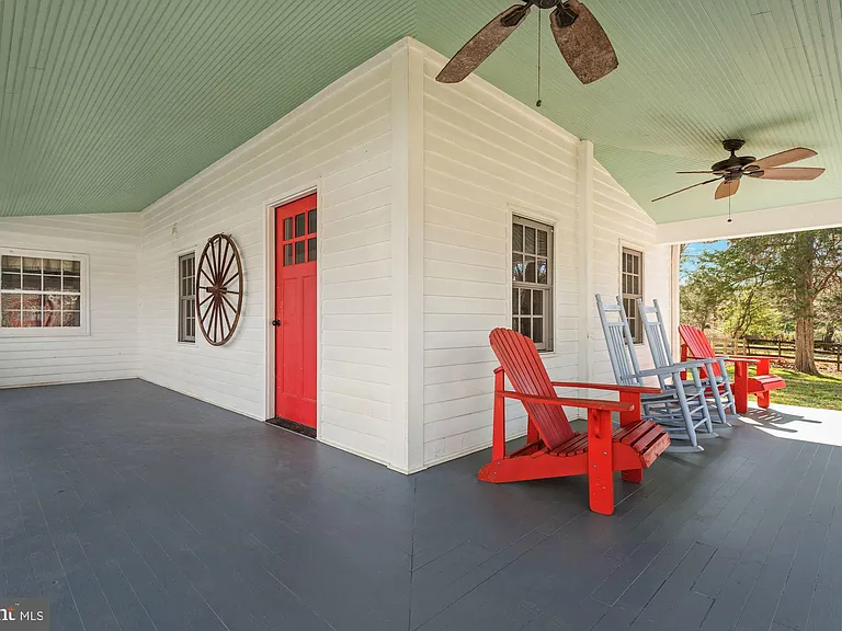 326 Walker Rd — Photo 50